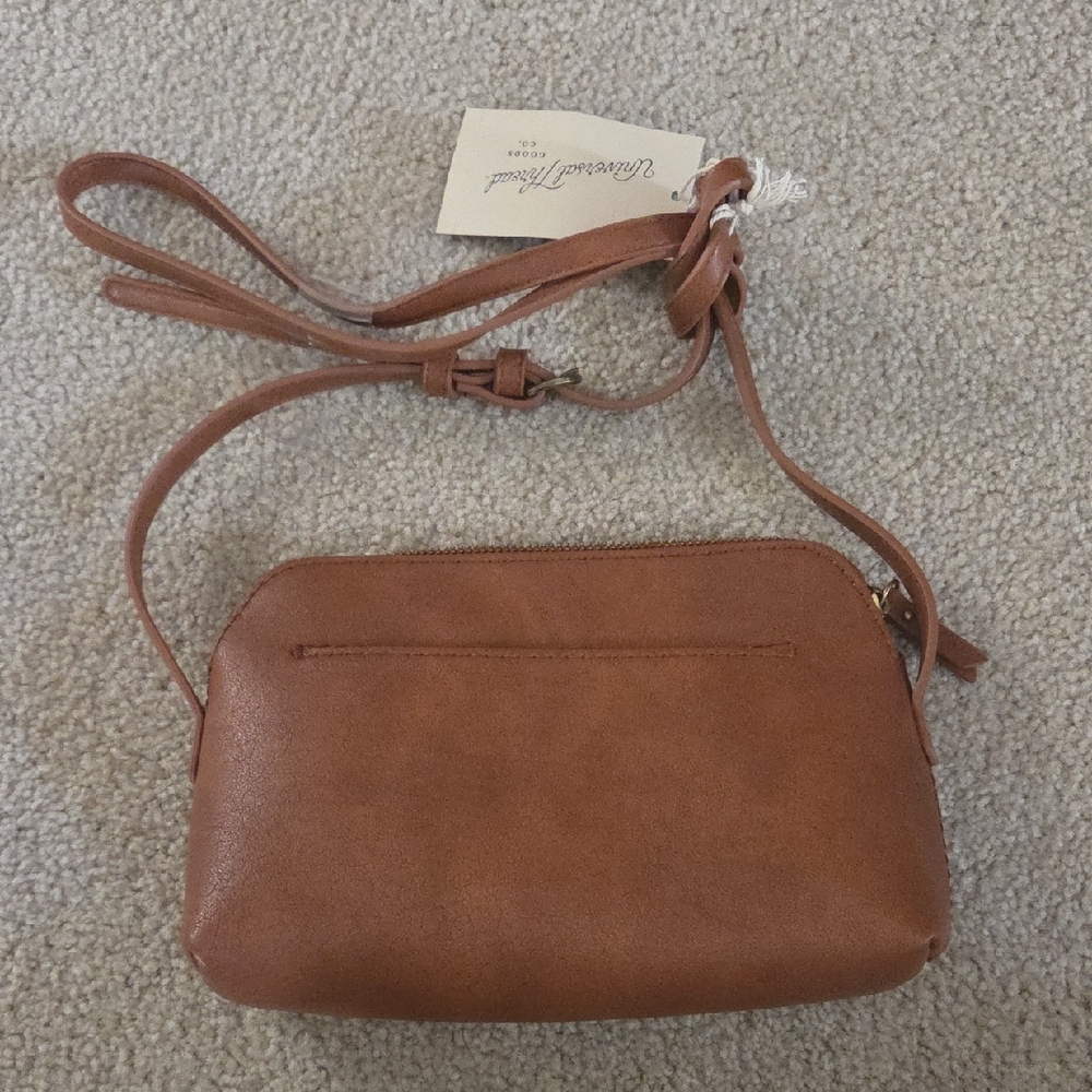 NWT Universal Thread Small Crossbody Bag
